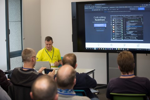 Kris van der Mast presenting about Visual Studio Code